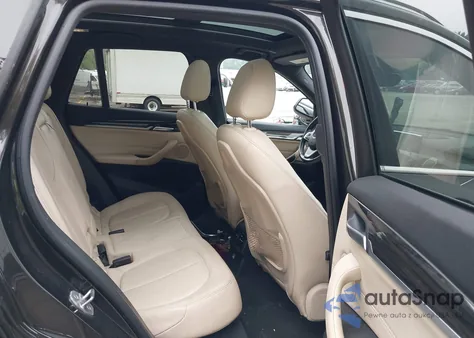 2016 BMW X1 xDrive28I z USA, uszkodzony, nr VIN WBXHT3C32GP888322